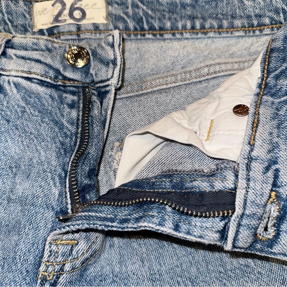 We The Free/Free People Distressed Fray Hem Stretch Size 26(28X30) Mid rise - Picture 4 of 9